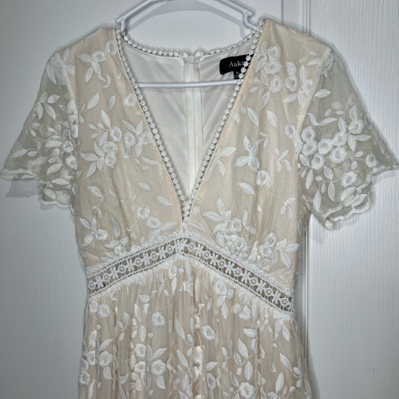 Aakaa Embroidery Ivory Lace over Lt Peach Maxi dress size S - Picture 14 of 15
